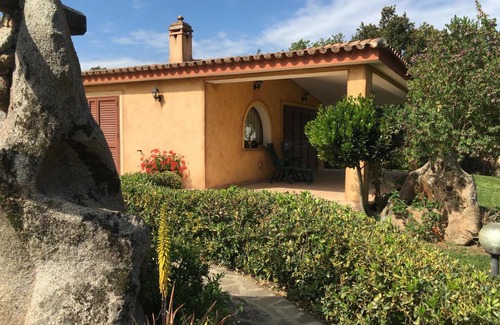 Rena Majore House | Family-Friendly Villetta Rena Majore with Pet Amenities