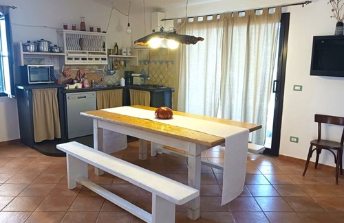Orosei Apartment | Relaxing Villeta Sae Grecu: Pet-Friendly Oasis with Ocean Views
