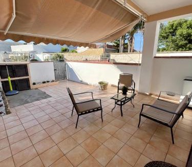 Sant'Isidoro Apartment | Pet-Friendly Villetta SantIsidoro with Ocean View Awaits