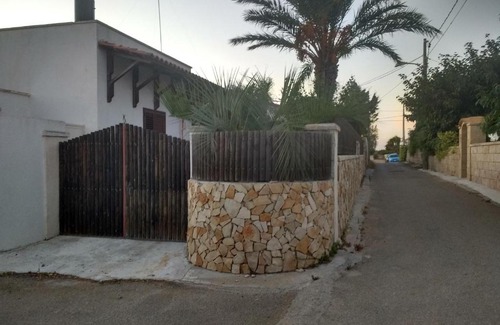 Capilungo Apartment | Discover Villetta Simo: Guest Rated 9/10 with Ocean Views