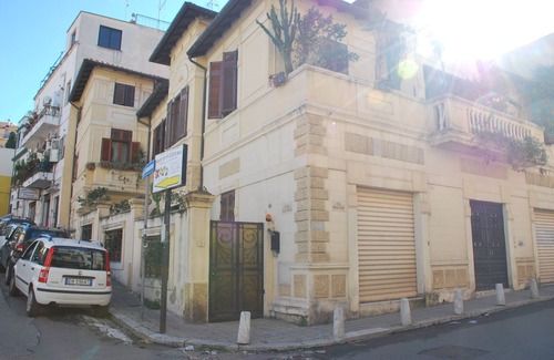 Reggio Calabria House | Explore Villini Svizzeri: Cozy Apartment in City Center
