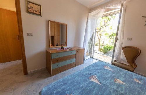 Fondachello Apartment | Inviting Villa with Garden, Terrace & Private Parking