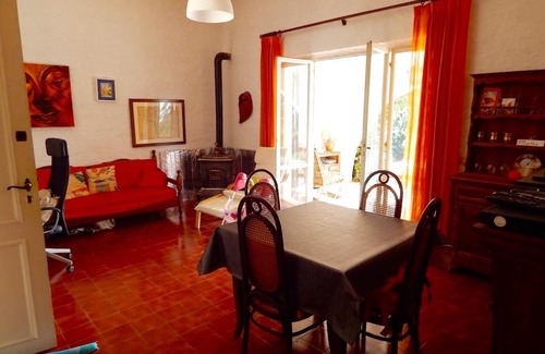 Villaggio Taunus House | Charming Villino Conero: Pet & Child Friendly Retreat