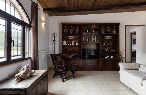 Gaeta Villa | Experience Bliss at Villino degli Ulivi - Pet Friendly Retreat