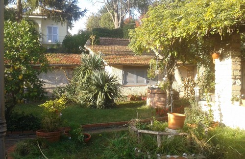 Monte Caminetto House | Relaxing Getaway at Villino Flaminio in Rome's Park