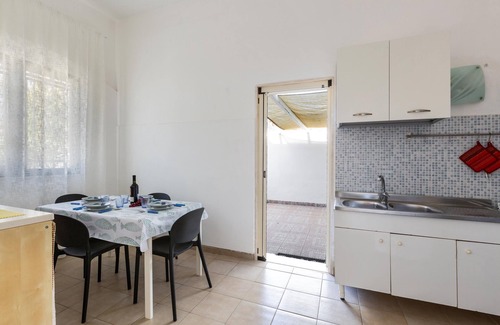 Sant'Isidoro House | Pet-Friendly Getaway with Ocean View at Villino I Raggi di Sole