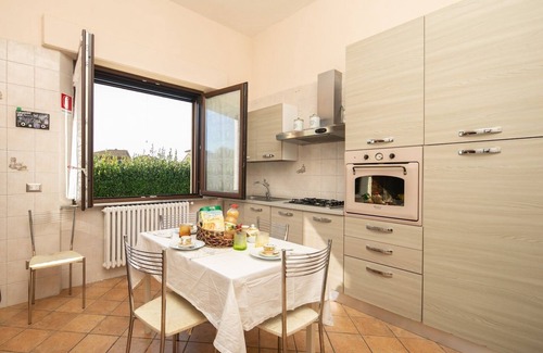 Villa Campanile Villa | Discover Villino Franco: Pet-Friendly Retreat in Tuscany
