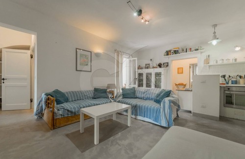 Procchio Villa | Discover Comfort at Villino La Cicala - Pet Friendly Stay