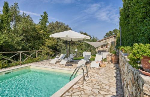 Simignano Villa | Pet-Friendly Escape at Villino Marmoraia with Pool Access