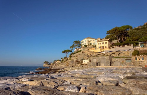 Recco Bed & Breakfast | Cozy Villino Miramare: Oceanfront Bliss, Rated 10/10