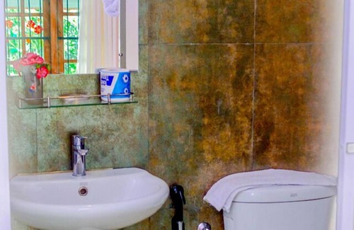 Anuradhapura Bed & Breakfast | Villu Villa: Family-Friendly Retreat with Pool & Kitchen