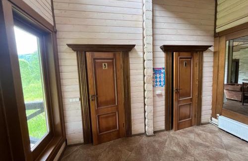 Bystrytsya Hotel | Discover Vilni Vitry: Pet-Friendly Stay with Pool & Dining
