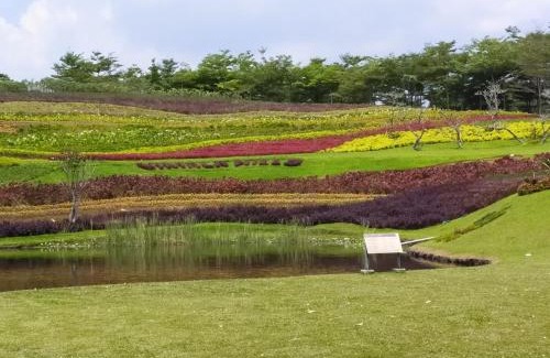 Ciawi Villa | Vimala Hill Villa: Relax in a 3-Bedroom Retreat