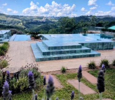 Merlot Hotel | Relaxing Vinícola & Pousada Terragnolo with Hot Tub Access