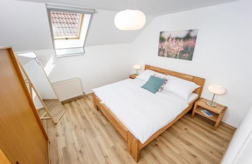 Novy Saldorf-Sedlesovice Apartment | Family-Friendly Vinařský Apartmán Špalek - Rated 9.5/10