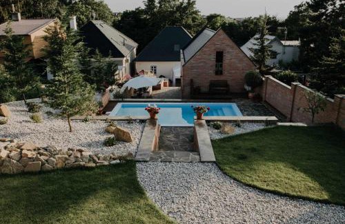 Uherske Hradiste House | Top-Rated Vinařský dům Mařatice with Ocean View Pool