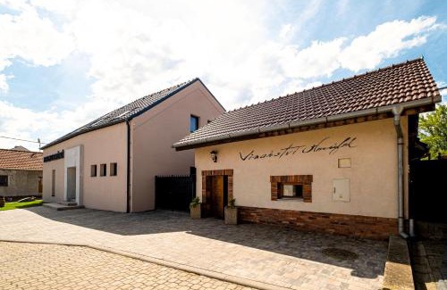 Zajeci House | Discover Vinařství Herůfek: Guest Rated 9/10 & Family-Friendly