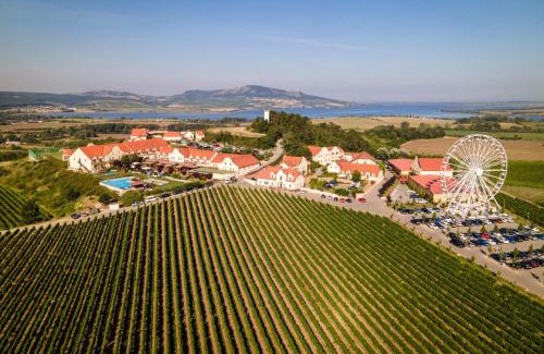 Zajeci Hotel | Experience Vinařství U Kapličky with Spa and Ocean Views