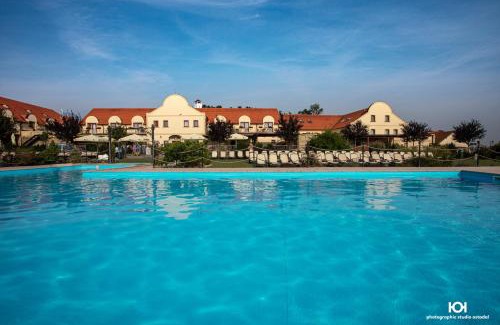 Zajeci Hotel | Experience Vinařství U Kapličky with Spa and Ocean Views