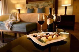 Santa Rosa Hotel | Elegant Vintners Resort: Pet-Friendly Oasis with Spa & Ocean Views