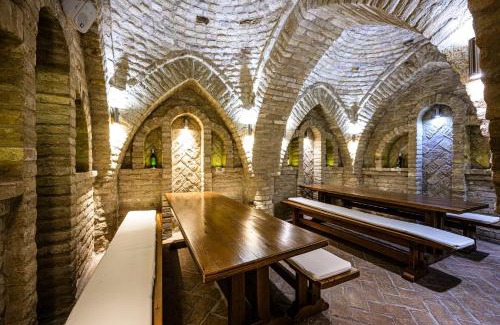 Villany Hotel | Vinatus Pince: Top-Rated Stay with Family-Friendly Amenities
