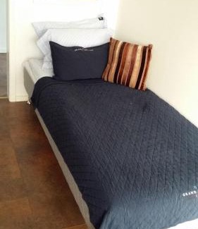 Falkenberg Municipality Apartment | Discover Vinbergs Stugby: Pet-Friendly Retreat with Breakfast