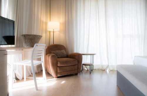 El Gordo Hotel | Explore Vincci Valdecañas Golf: Oceanfront Retreat Awaits
