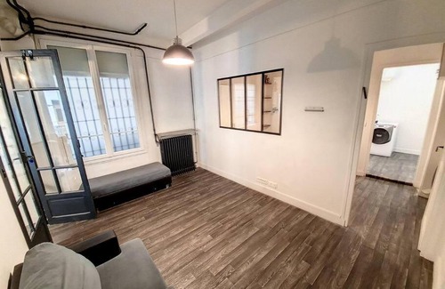 Vignerons Apartment | Vincennes Inviting Apartment with Pet-Friendly Amenities