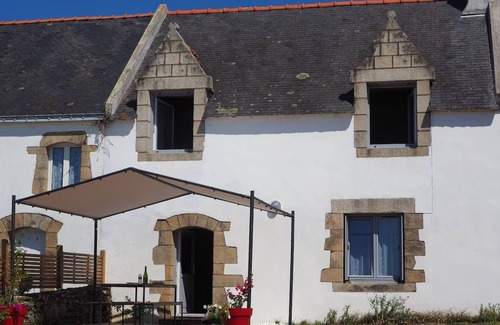 Sarzeau Cottage | Perfect Retreat: House with Enclosed Garden by the Sea