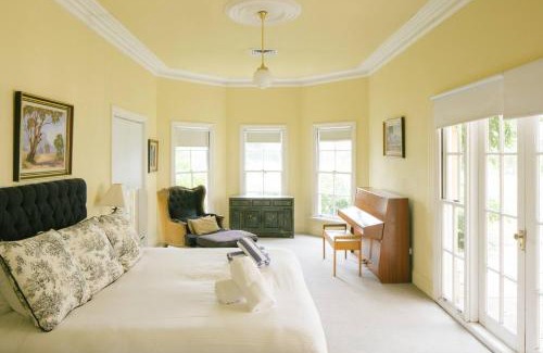 Pokolbin House | Pet-Friendly Vinden Estate Homestead in Pokolbin