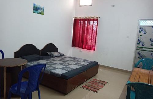 Padrauna House | Budget-Friendly Vindhyvasini Guest House with Breakfast