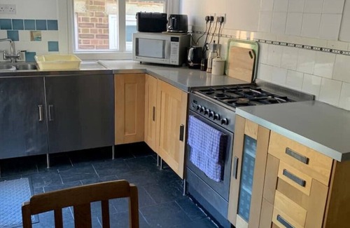 Sandgate Apartment | Discover Vine Cottage - Sandgate with Spa & Family-Friendly Amenities