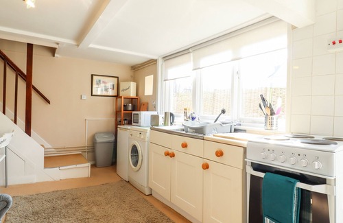 Halstead Cottage | Discover VINE COTTAGE: Garden Retreat in Castle Hedingham