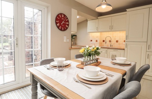 Tenterden Cottage | Discover Vine Cottage with Garden Oasis in Tenterden
