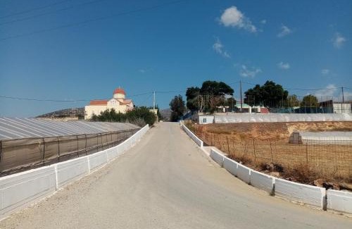 Gialos Apartment | Kid-Friendly Vine Veranda with Exceptional Guest Ratings
