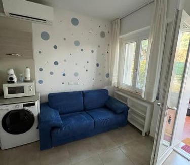 San Benedetto di Lugana Apartment | Vinessa- Appartamento e piscina Peschiera