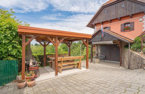 Majsperk House | Family-Friendly Vineyard Cottage Vesna with Lake Views