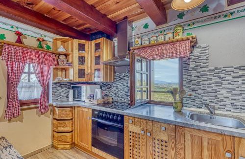 Majsperk House | Family-Friendly Vineyard Cottage Vesna with Lake Views