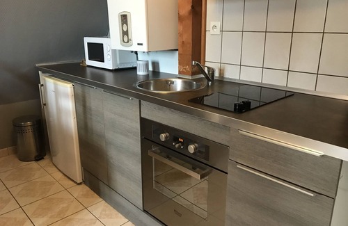 Riquewihr Cottage | Vineyard Cottages: Scenic Lake Views & Family-Friendly Stay