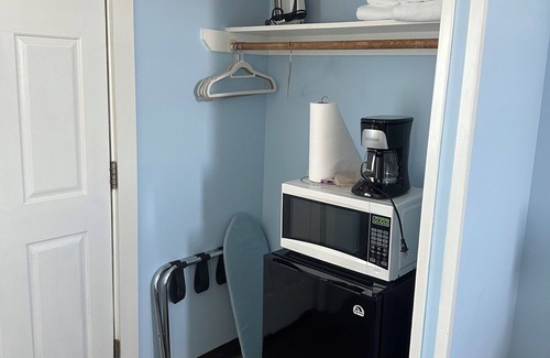 Vineyard Haven Hotel | Experience Vineyard Harbor Motel with Private Beach Access