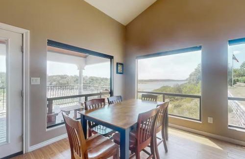 Lago Vista House | Vineyard Haus (Chardonnay & Shiraz Combined)