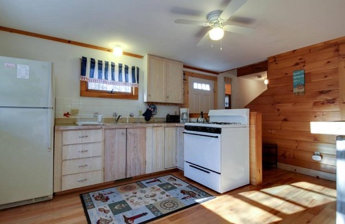 Vineyard Haven House | Vineyard Haven Guest House: Rated 9.8, Steps to Town