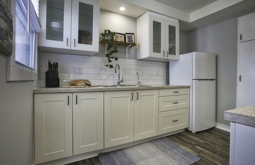 Beamsville Other | Prime Vineyard Location: Family-Friendly 3 Bedroom Retreat