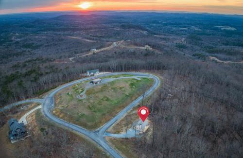 Talking Rock House | Vineyard Mountaintop Cottage