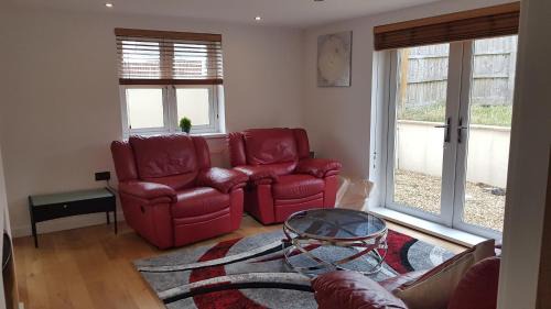 Saundersfoot House | Relax at Vineyard Vale Cottage with Private Pool & Breakfast