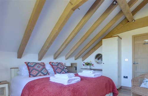 Stone in Oxney House | Vineyard View in the beautiful Tenterden