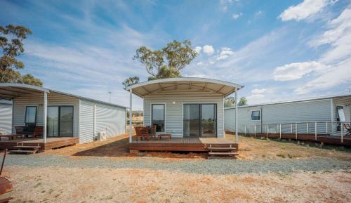 Cornella Apartment | Experience Vineyard Views at Shiraz Republic - Top Rated Stay