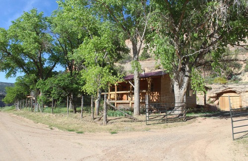 Monticello Cabin | Scenic Vineyard Views at Our Cozy Montezuma Cabin
