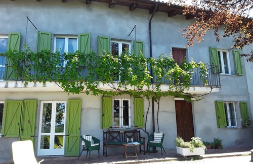 Canelli House | Tranquil Vineyard Villa: A Perfect Family-Friendly Retreat
