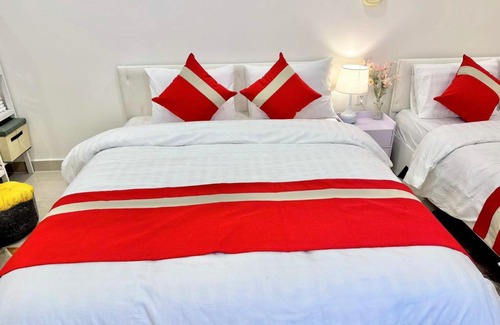 District 9 Apartment | Chic Vinhomes Grand Park S10 with Ocean Views & Pool
